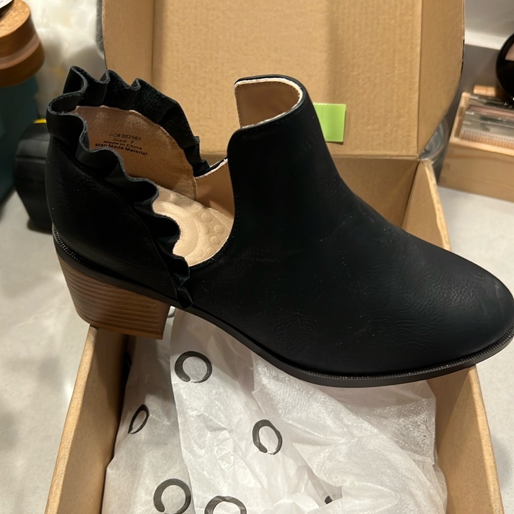 NIB Journee collection Lennie Size 7